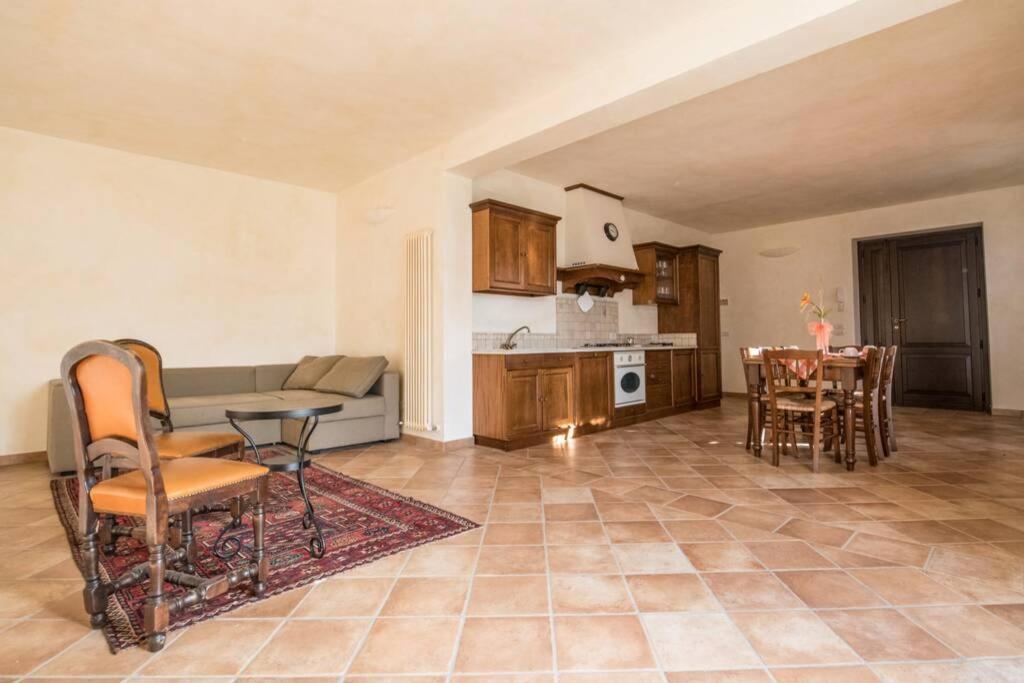 La Casa Vacanza Con Vista Panoramica Sui Vigneti Rotella Exterior foto