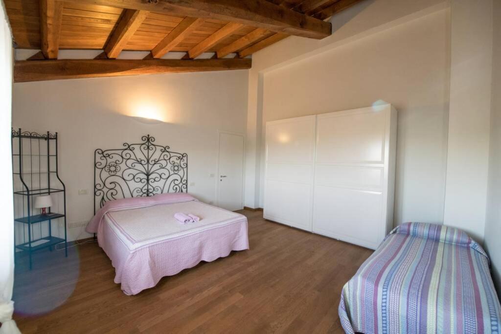 La Casa Vacanza Con Vista Panoramica Sui Vigneti Rotella Exterior foto